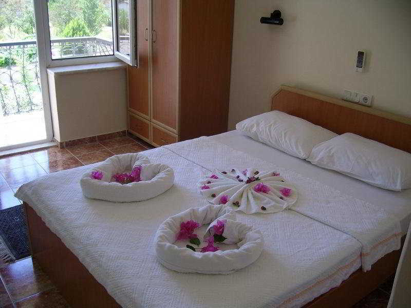 Hotel Junior Ozalp à Dalyan Extérieur photo